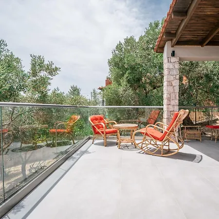 Vakantiehuis Themida Luxurious Accomodation *