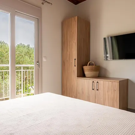 Themida Luxurious Accomodation * Nea Skioni